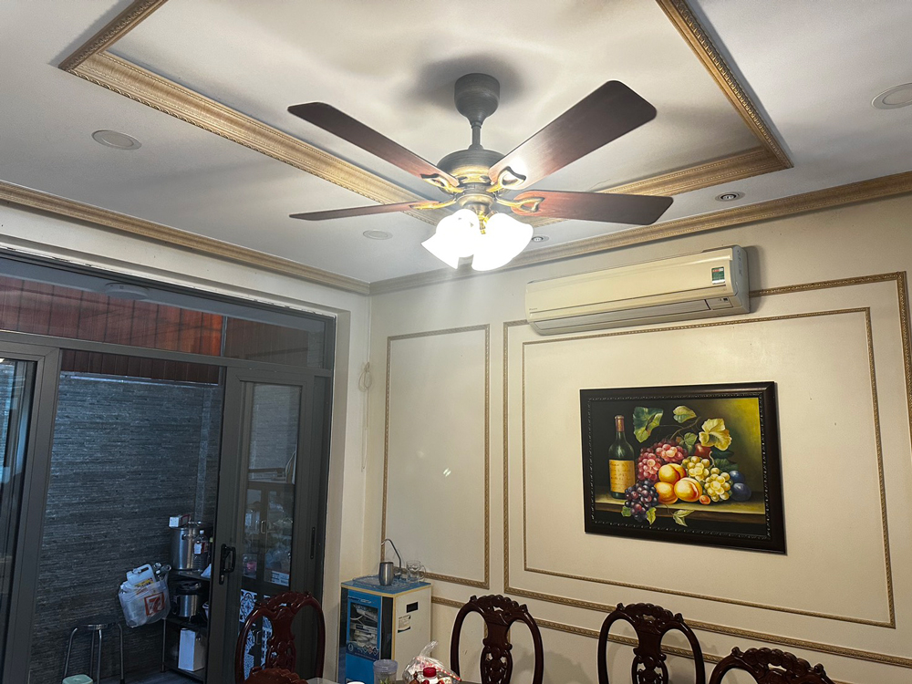 Hình ảnh lắp quạt đèn Classic mới
