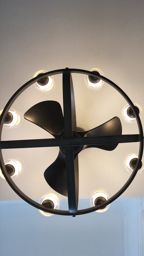 quat-den-chum-royal-crown