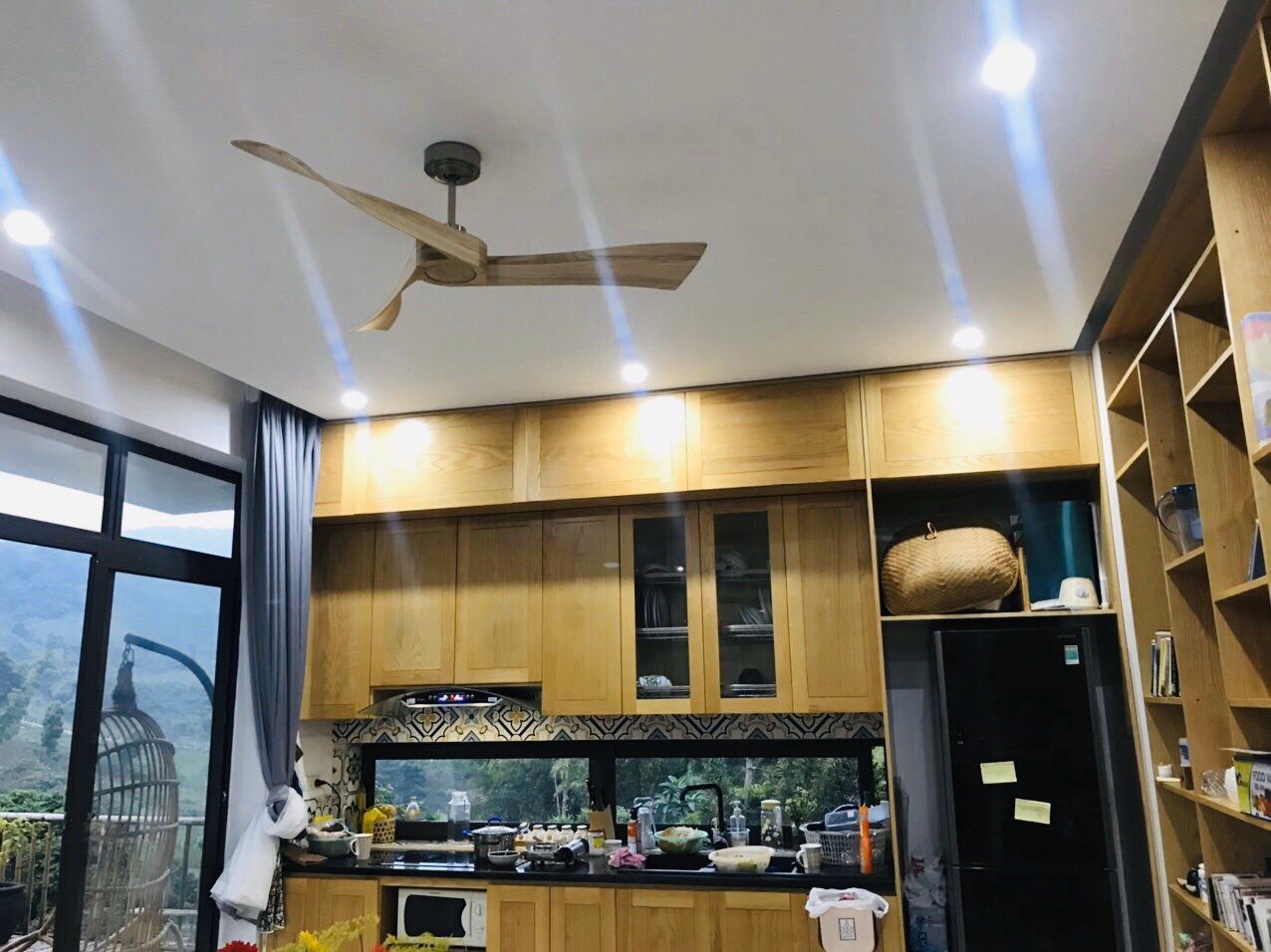 quat-tran-canh-go-merc