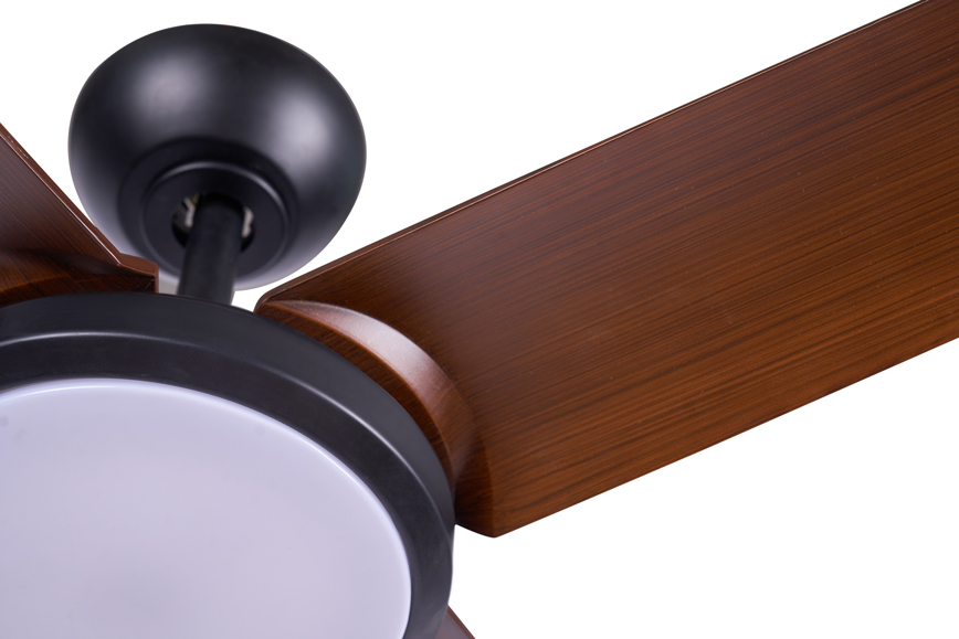 quat-tran-hero-4canh-den-led2