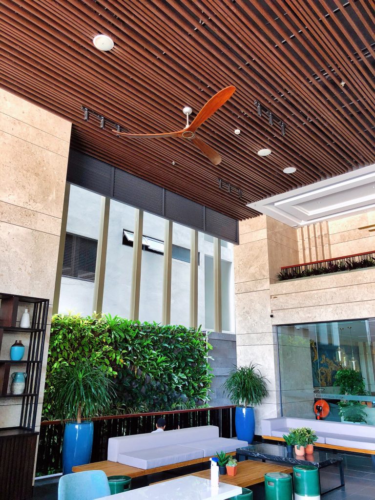 quạt trần timmer 3 cánh gỗ dài 2,54m màu gỗ nâu sang trọng độc đáo