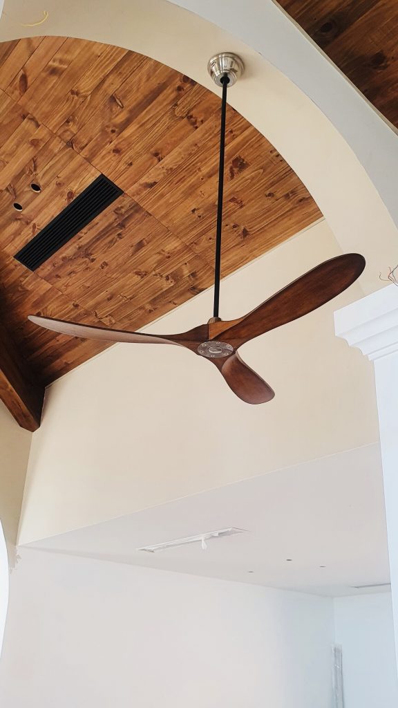 Mẫu quạt với sải cánh 1m52