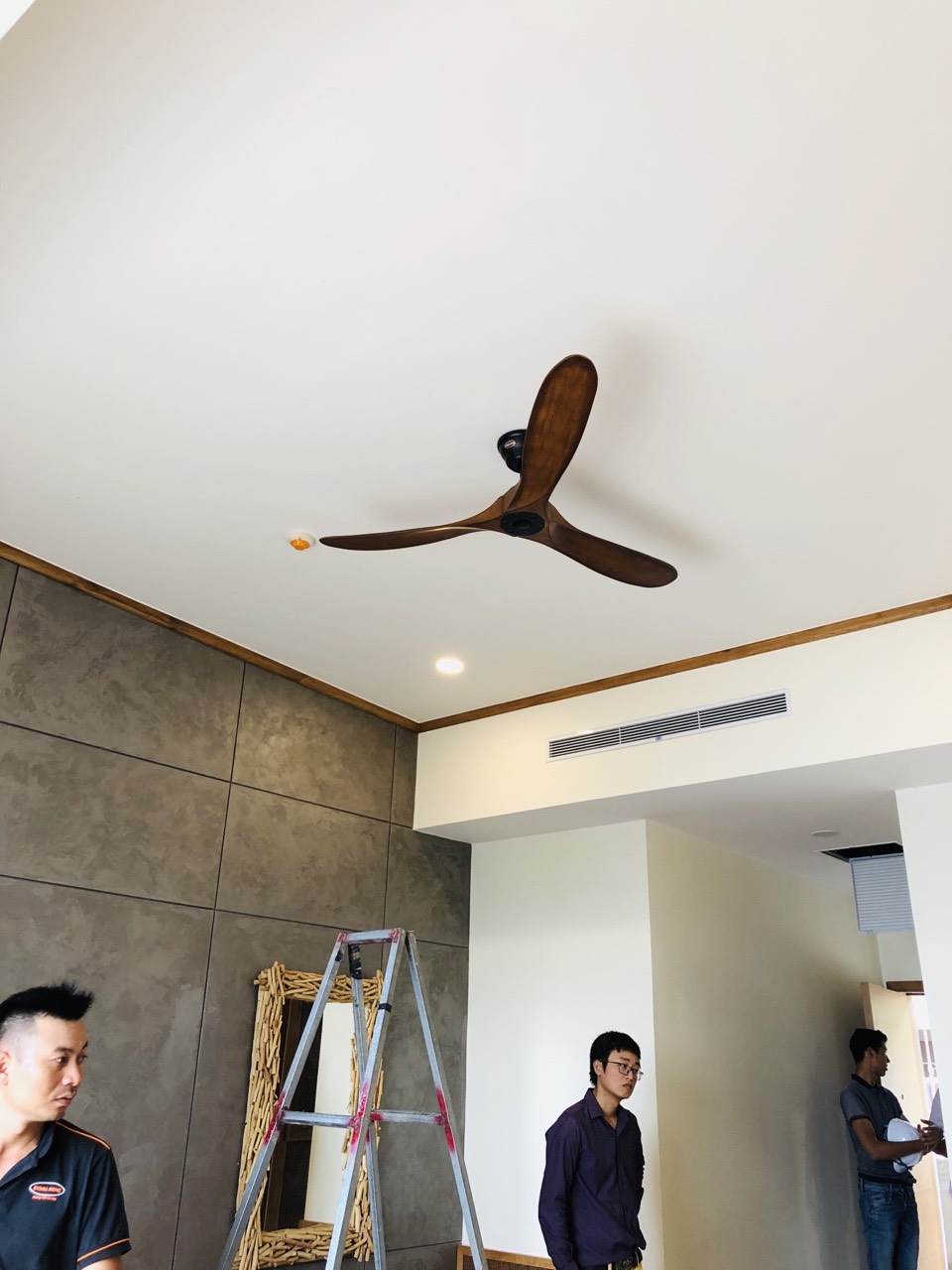 Quạt trần Eagle cũng được lắp cho các phòng nghỉ