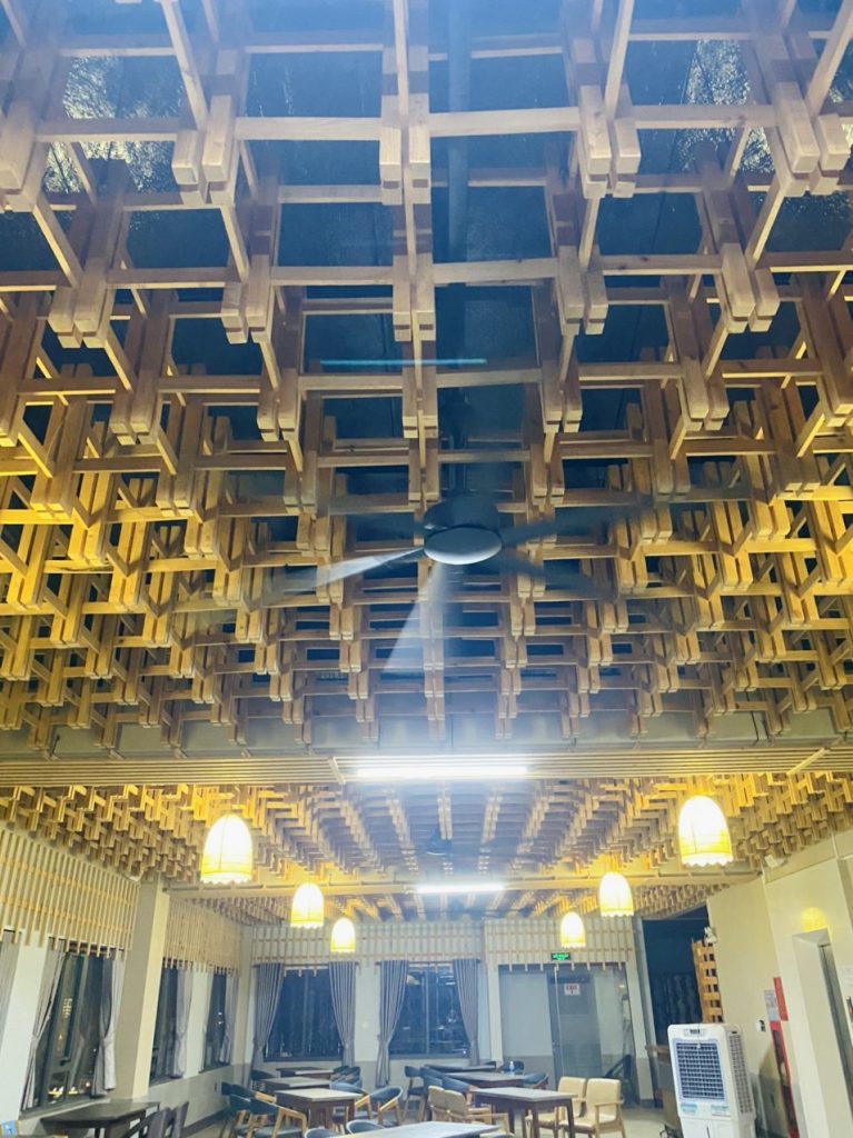 quạt trần 6 cánh industrial màu đen