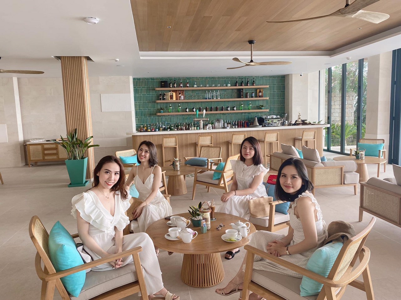 Sảnh Resort với ấn tượng khó quên của du khách về những mẫu Quạt Trần Mr.Vũ Timmix