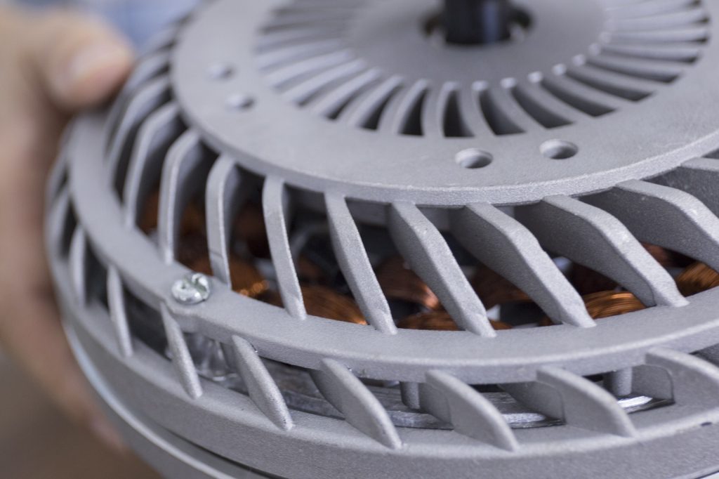 Các dòng quạt trần sử dụng động cơ Aluminium vận hành êm ái và tải nhiệt tốt