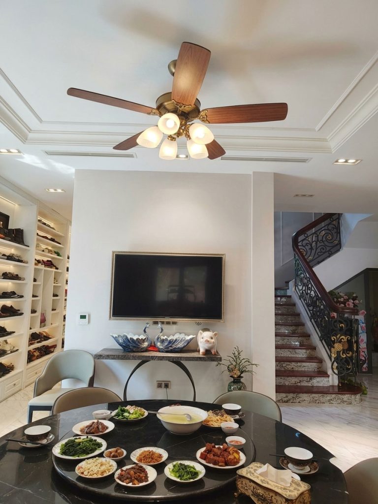 Lotus Plus - Lắp đặt cho không gian bàn ăn