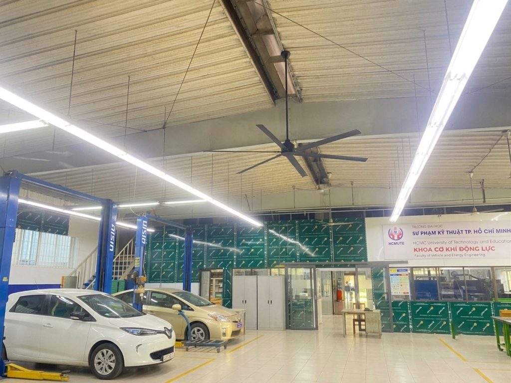 Quạt trần Mega 96 4 Quạt cánh lớn Mega lắp cho Gara oto