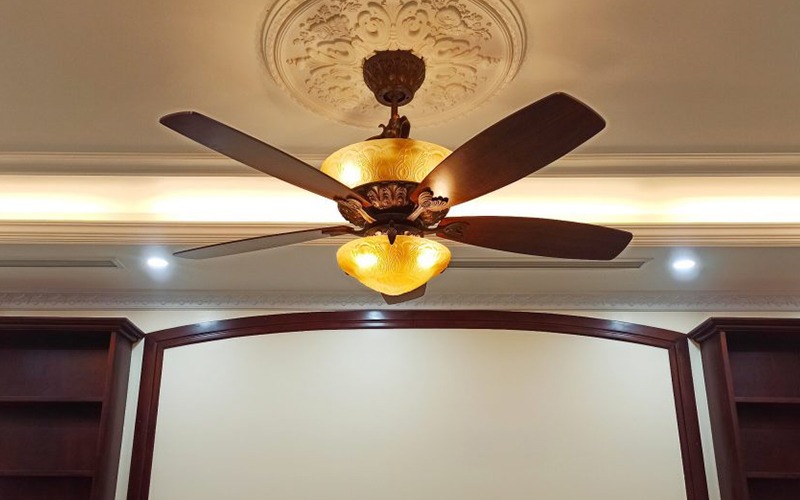 Quạt trần Villa mang phong cách cổ điển sang trọng