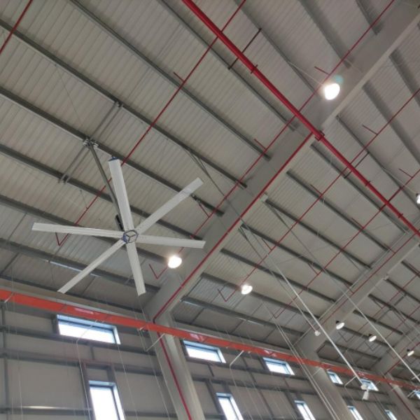 Quạt trần công nghiệp HVLS 3.5m 5 Quạt trần 3.5m phù hợp cho phòng tập gym, quán cà phê không gian mở hoặc các xưởng sản xuất quy mô vừa