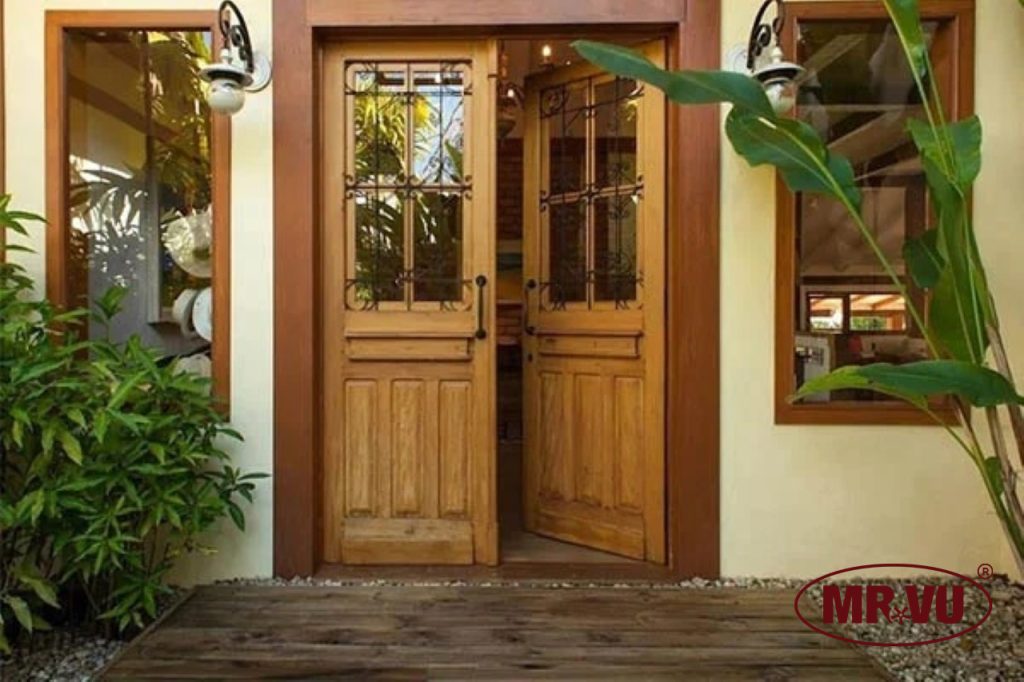 cửa phòng khách mở vào