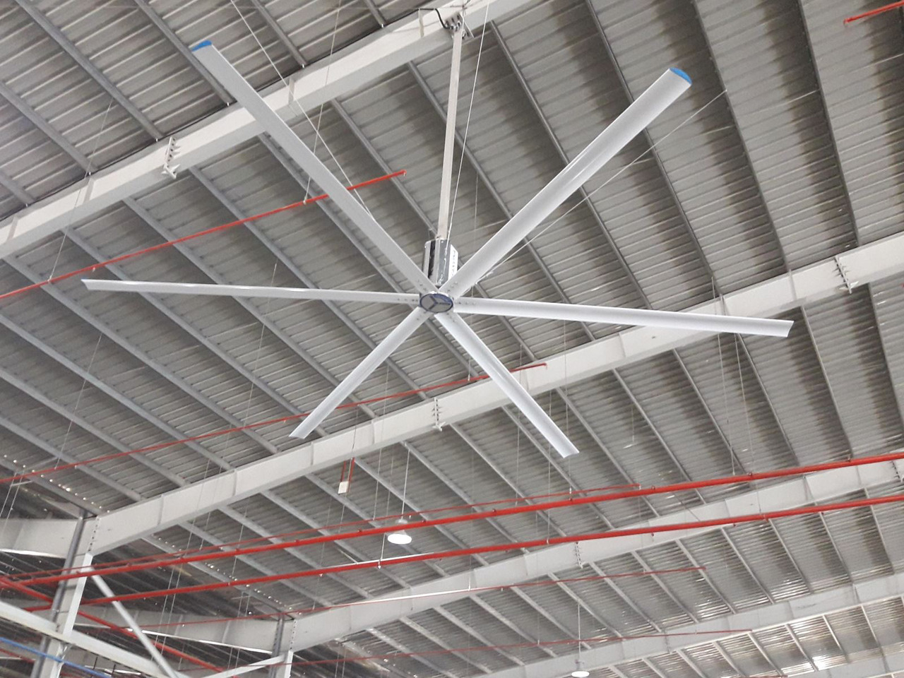Quạt trần công nghiệp Mr. Vũ có nhiều cấp độ gió linh hoạt