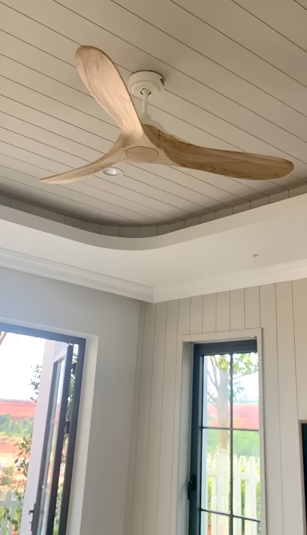 Quạt trần cánh gỗ TRENDY với kiểu dáng tối giản, thanh lịch và cực kỳ tiết kiệm diện tích