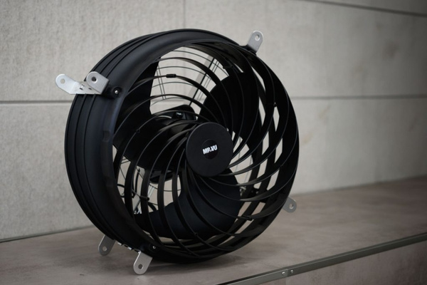 Chọn mua quạt công nghiệp treo tường chính hãng nhằm đảm bảo chất lượng, hỗ trợ bảo hành