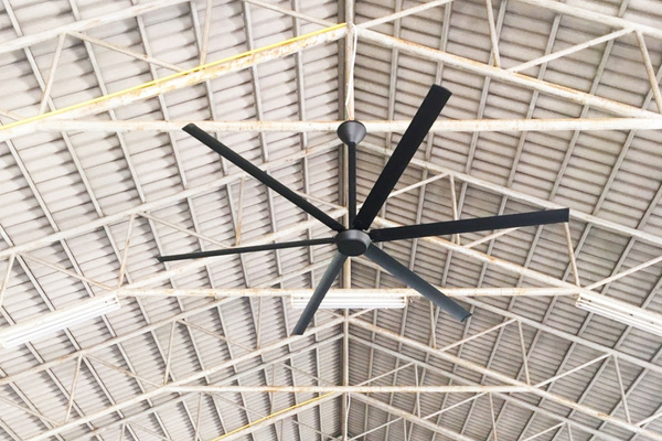 Quạt trần công nghiệp Mr. Vũ có nhiều cấp độ gió linh hoạt