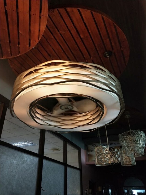 Mẫu 4: Quạt trần EMPIRE phong cách cổ điển sang trọng, lý tưởng cho không gian rộng lớn