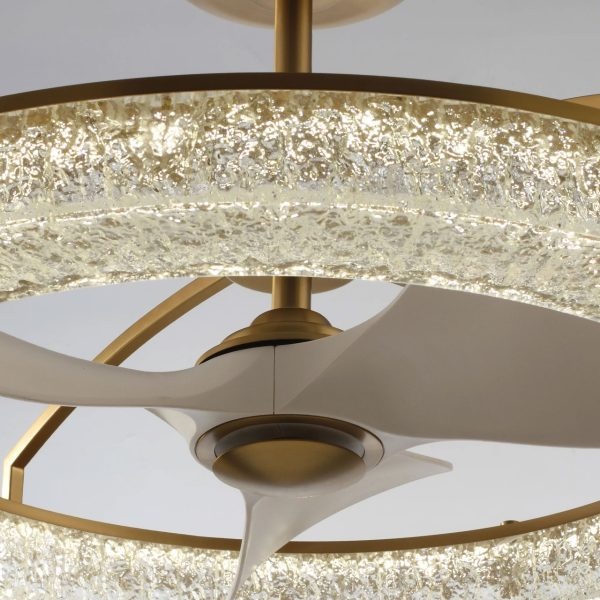 Quạt trần đèn chùm pha lê Eliza Mr.Vũ sang trọng, lung linh cho phòng khách cao cấp