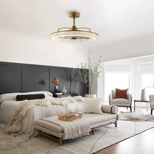 Quạt trần đèn pha lê mang lại vẻ đẹp sang trọng và độ bền cao