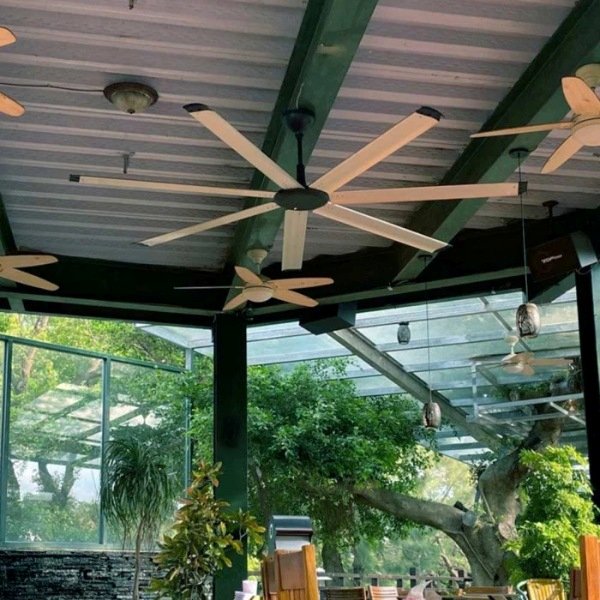Ưu điểm của quạt trần công nghiệp HVLS tiết kiệm điện năng, làm mát bao phủ toàn diện