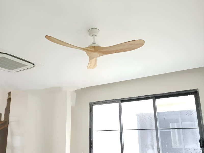 Bảng kích thước sải cánh quạt trần theo diện tích phòng 18 Thiết kế cánh gỗ sang trọng tạo điểm nhấn cho nội thất hiện đại