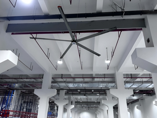 Cách tính số lượng quạt trần công nghiệp cho nhà xưởng 15 Trọng lượng quạt công nghiệp thay đổi theo kích thước và vật liệu chế tạo