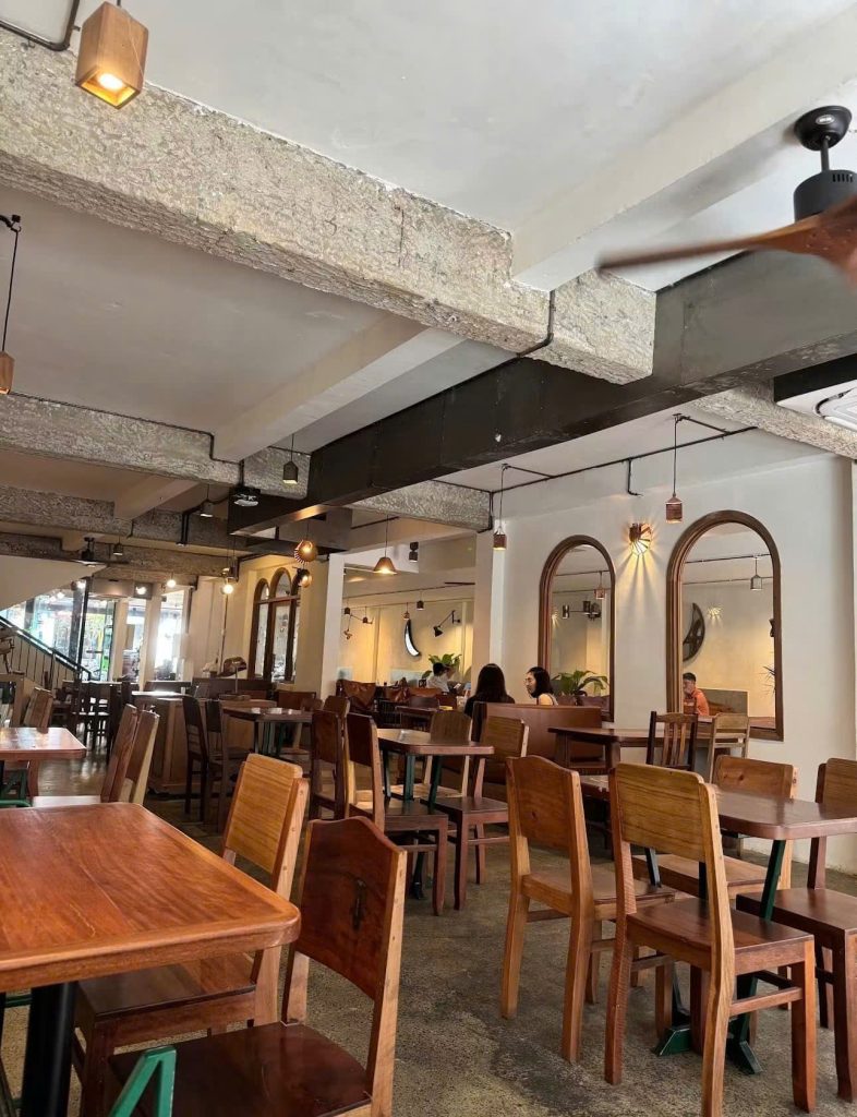 Quạt trần Mr.Vũ lắp đặt tại hệ thống thương hiệu BeMind Coffee 12 Quạt Solid tại Cafe BeMind