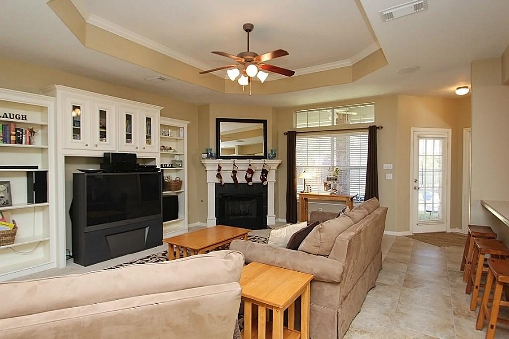 co nen mua quat tran den