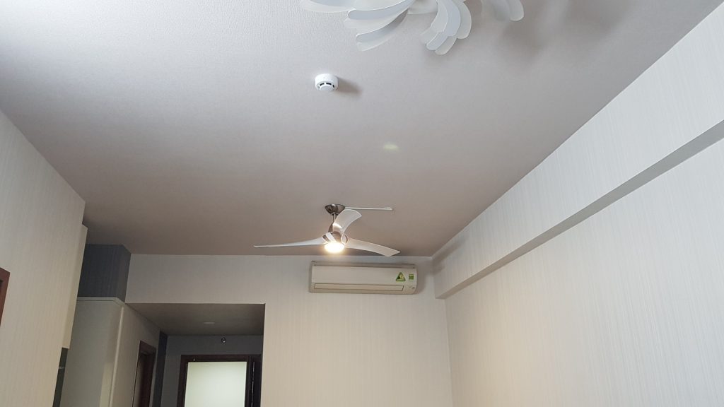 quat tran 3 canh mau trang coden akova quat tran 3 canh mau trang coden akova