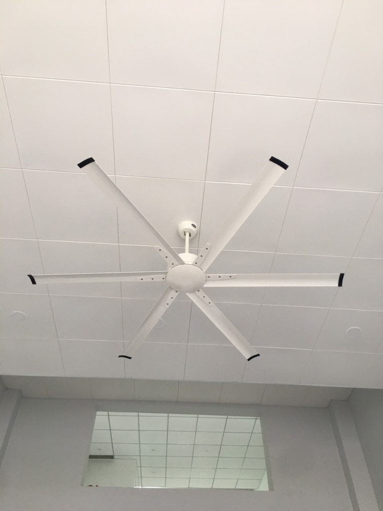 quat-tran-6-canh-mau-trang-industrial-2m quat-tran-6-canh-mau-trang-industrial-2m