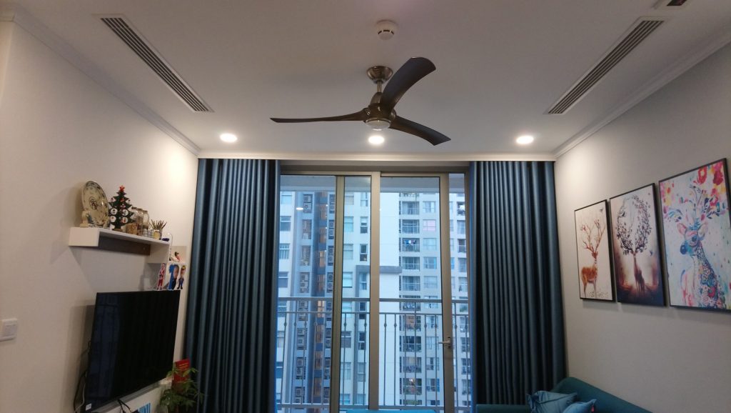 quat-tran-dep-gia-go-akova