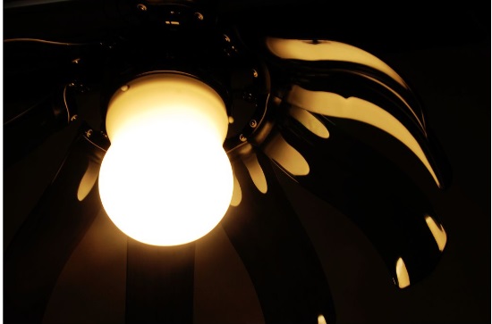 quat-tran-vento-fiore-khi-bat-den quat-tran-vento-fiore-khi-bat-den