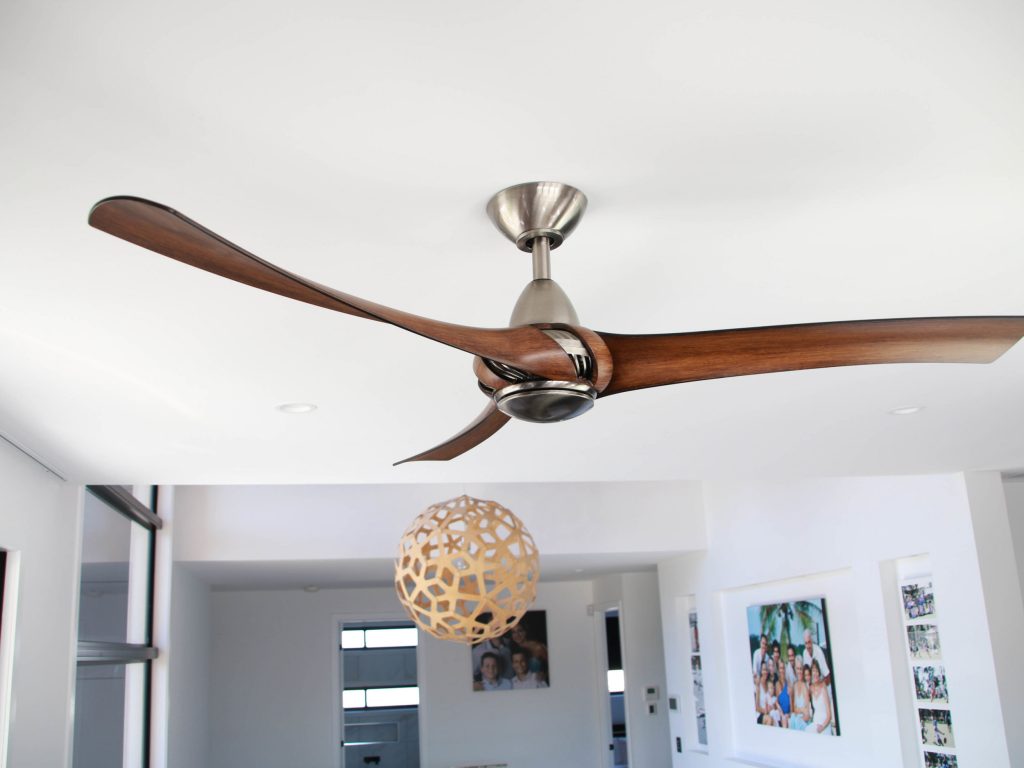 quat tran 3canh akova2