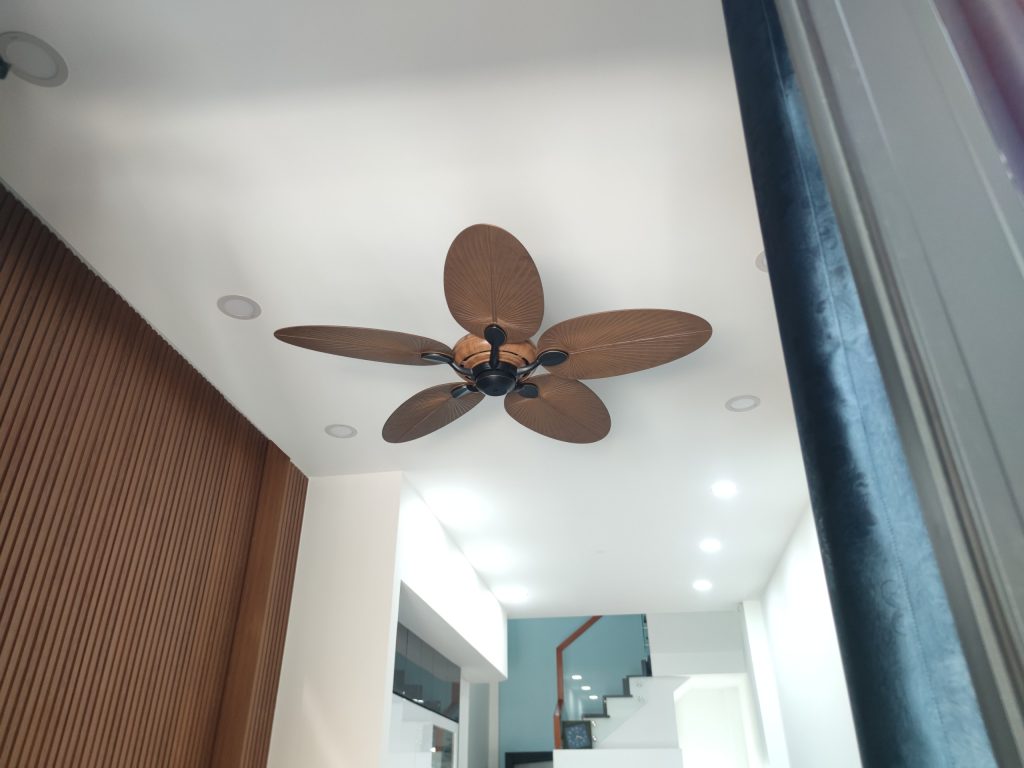 quat tran canh la van go dep quat tran canh la van go dep