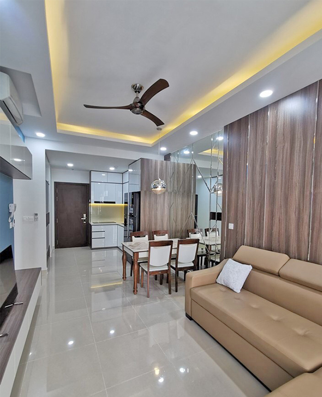 quat tran sieu mat em akova