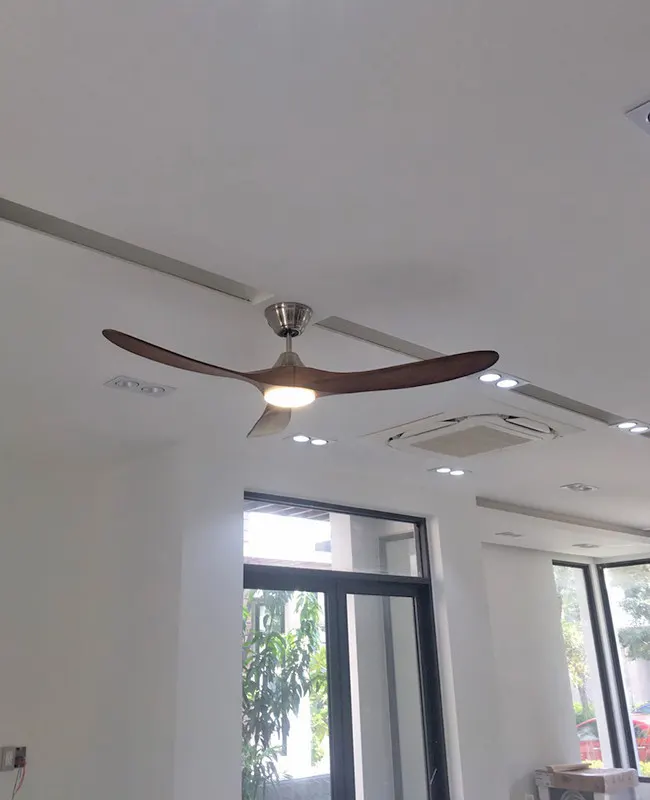 quat tran canh go tu nhien den led eagle