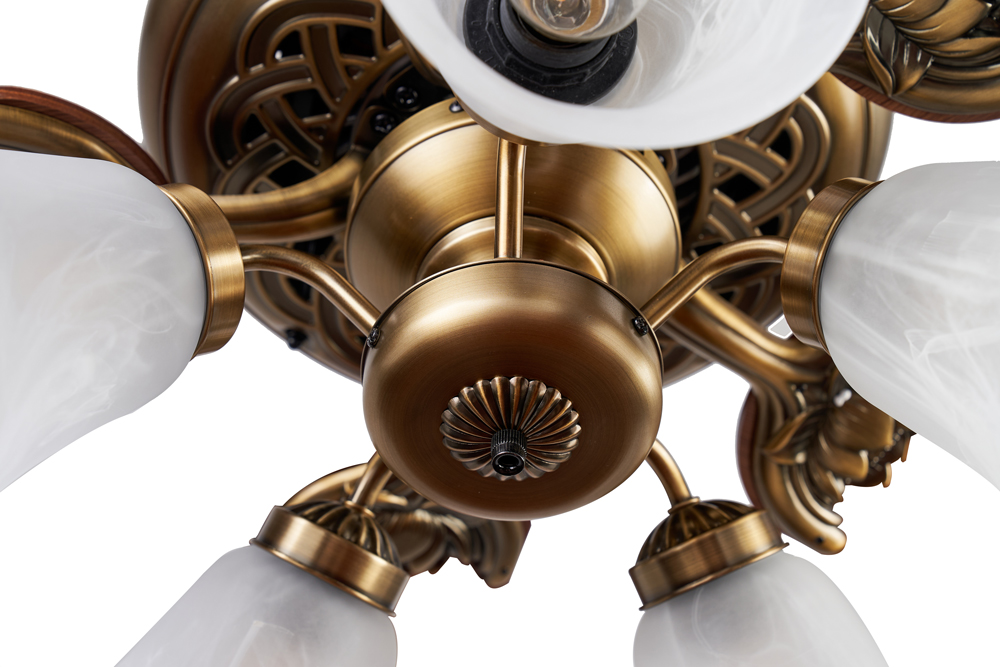 Tay cánh quạt được làm dựa trên ý tưởng bông hoa sen - quốc hoa Việt Nam