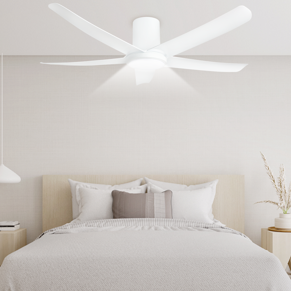 quat 5canh mau trang sat tran