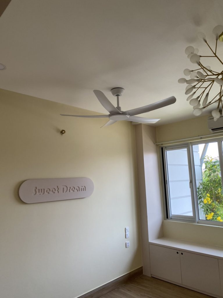 quat tran mau trang 5canh hero1 quat tran mau trang 5canh hero1