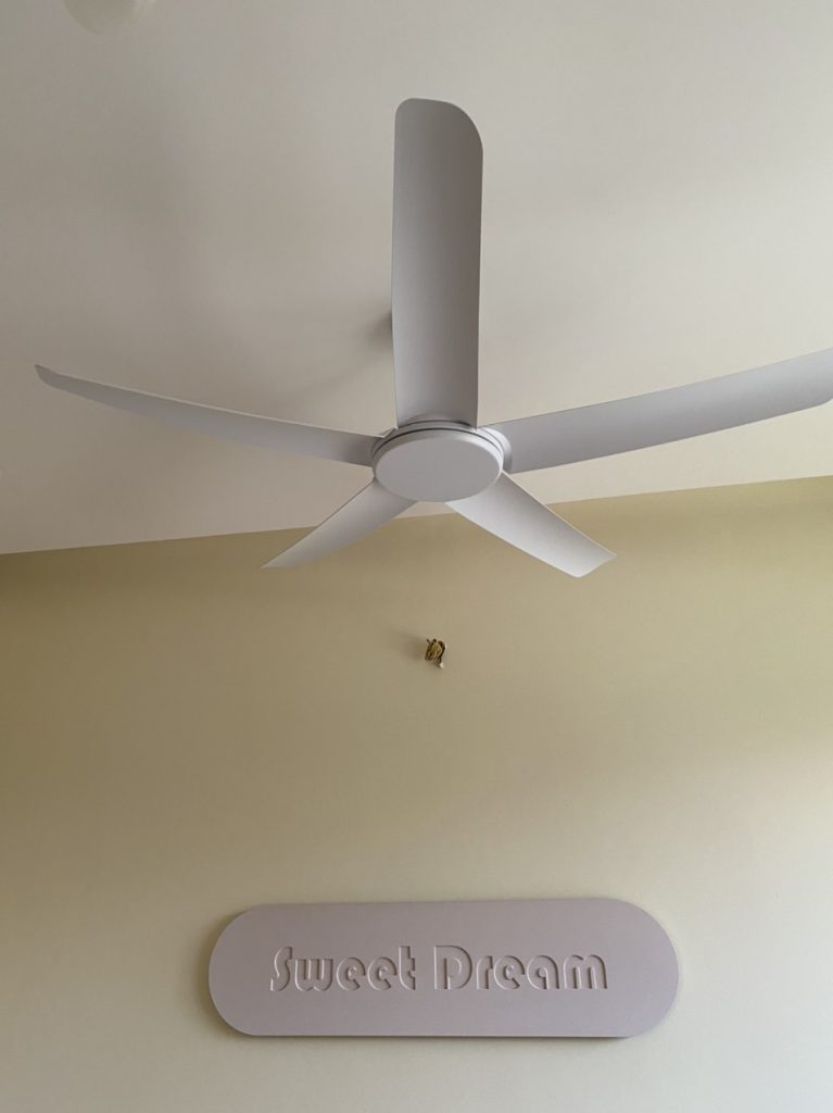 quat tran mau trang 5canh hero3 quat tran mau trang 5canh hero3