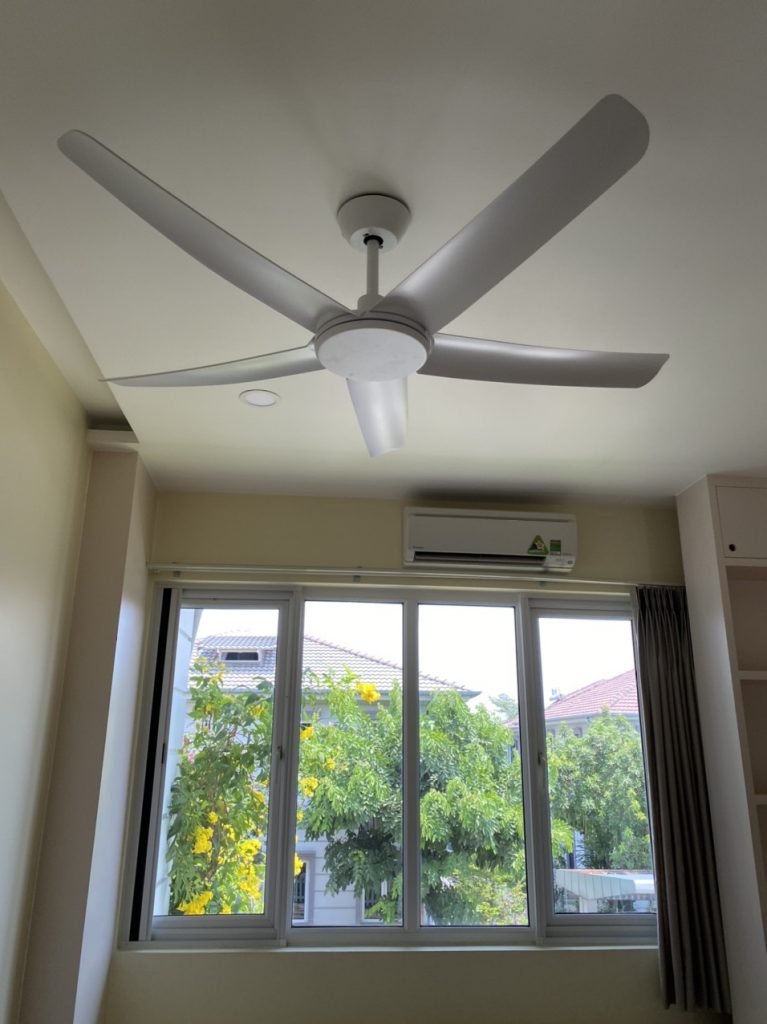 quat tran mau trang 5canh hero4 quat tran mau trang 5canh hero4