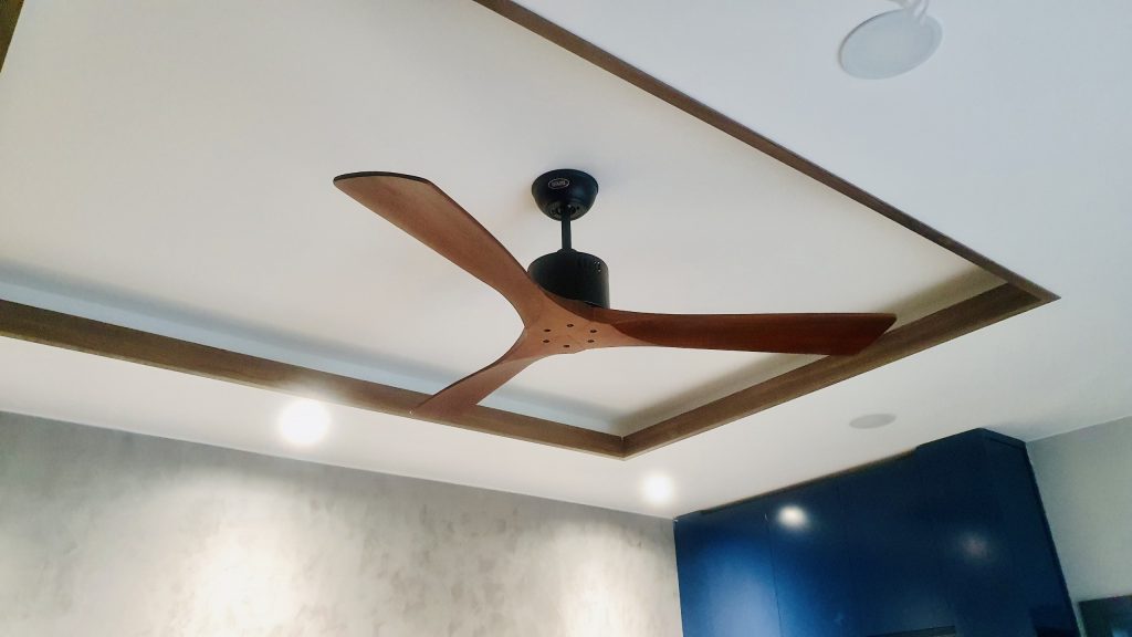 quat tran canh go solidwn quat tran canh go solidwn