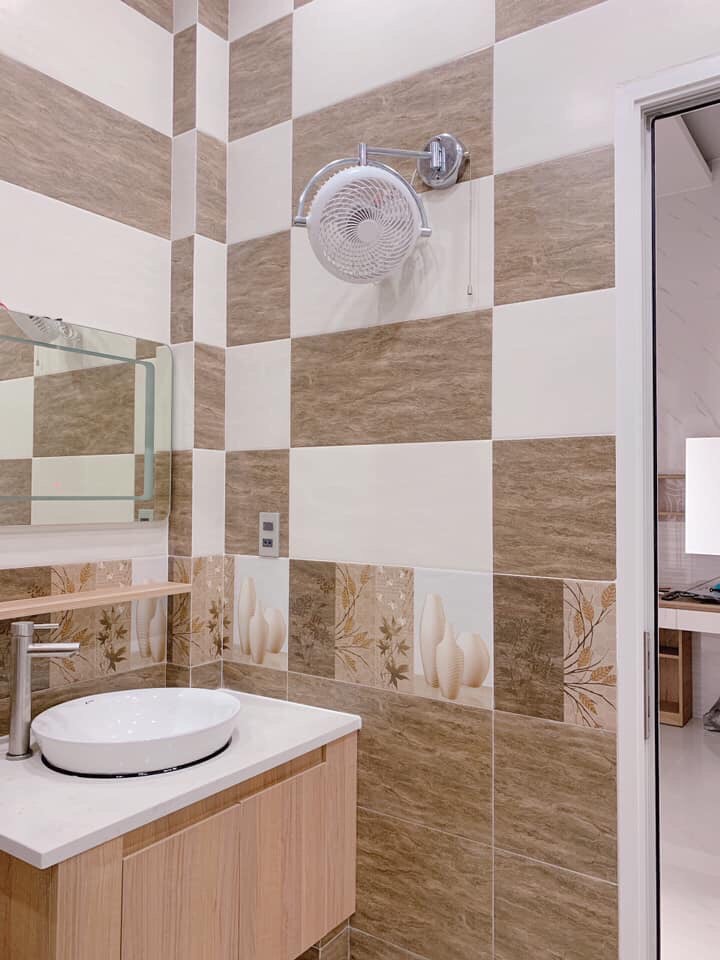 Viviwhite1 Viviwhite1