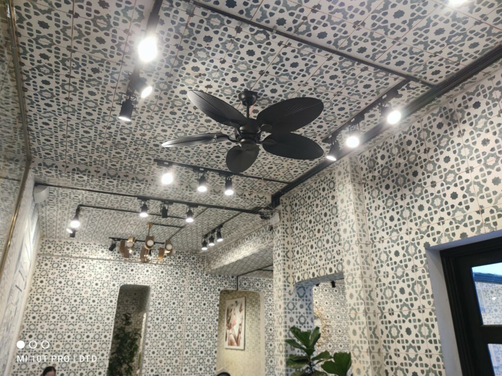 quat tran canh la den casa quat tran canh la den casa