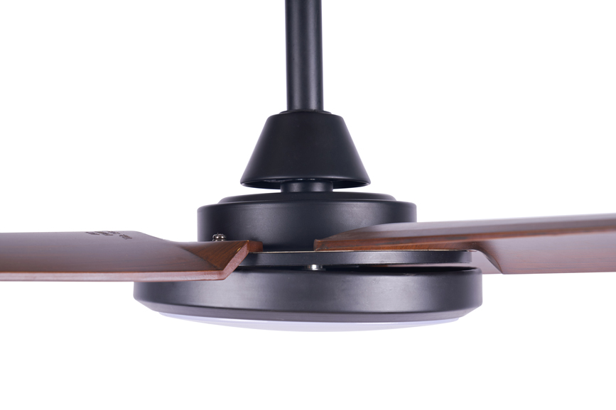 quat-tran-hero-4canh-den-led3