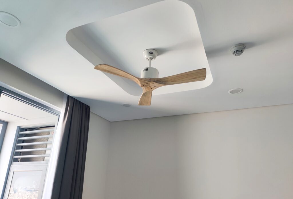 quat tran canh go ngan solid quat tran canh go ngan solid