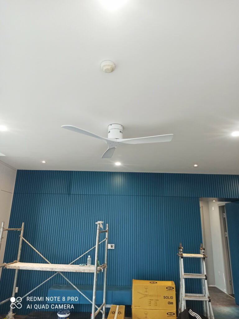 quat tran 3canh mautrang2 quat tran 3canh mautrang2