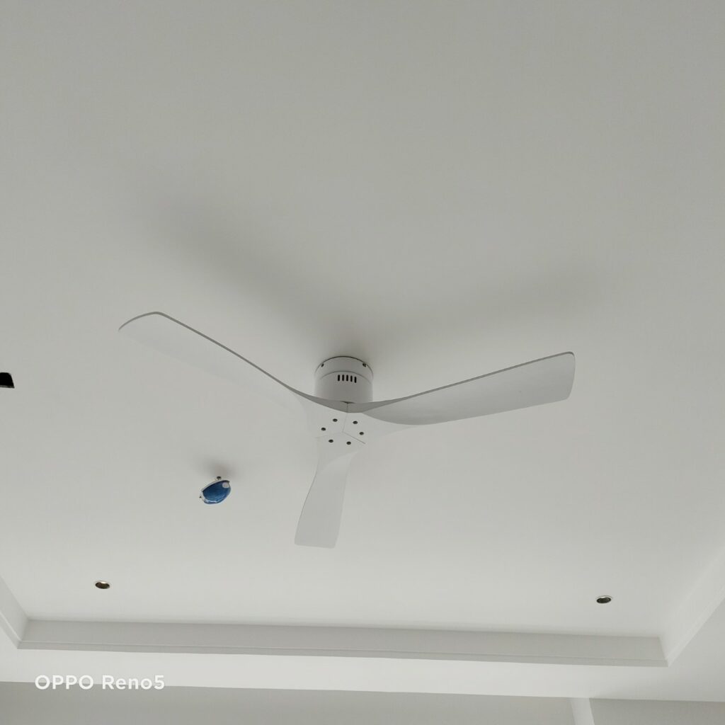 quat tran mau trang sat tran quat tran mau trang sat tran