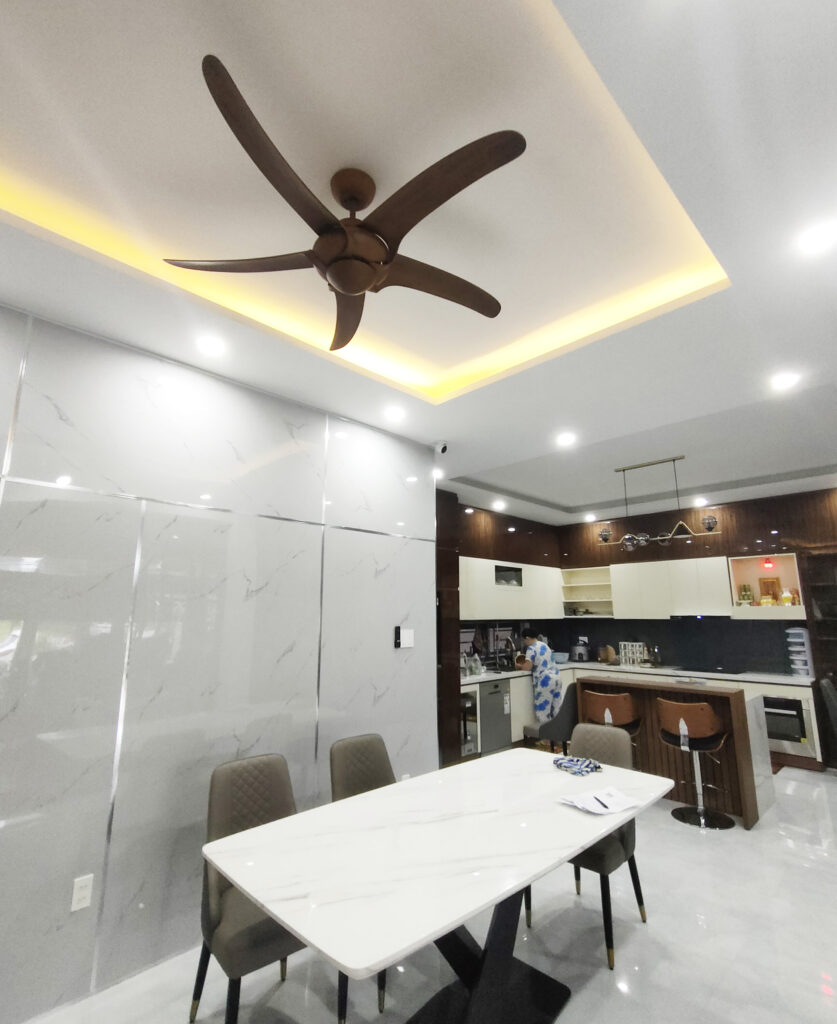 quat tran 5 canh mat nhat uragano2 quat tran 5 canh mat nhat uragano2