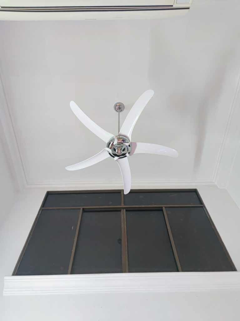 quat tran 5 canh sieu mat uragano trang quat tran 5 canh sieu mat uragano trang