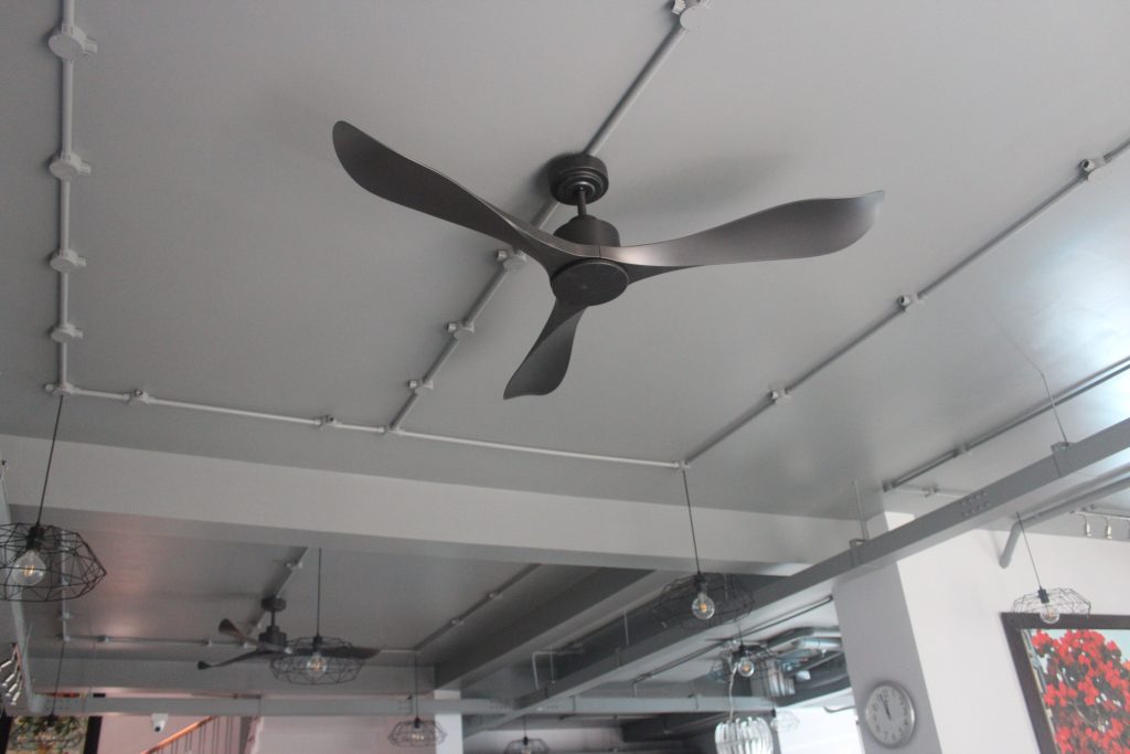 quat tran 3 canh sieu mat slice ghi2 scaled quat tran 3 canh sieu mat slice ghi2 scaled